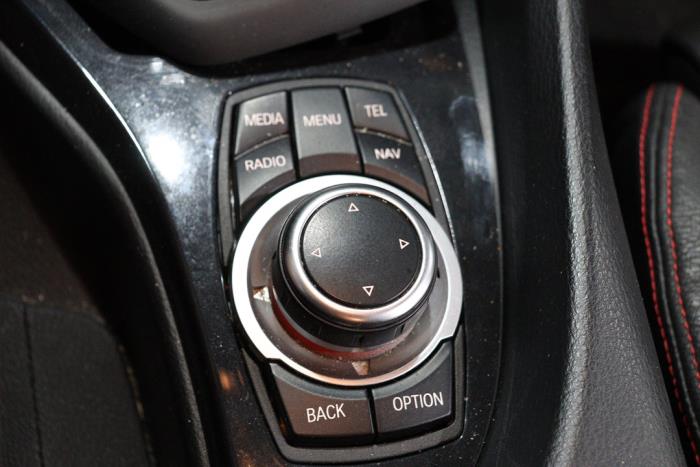 BMW X1 sDrive 20i 2.0 16V Twin Power Turbo Schrottauto (2014, Weiß)