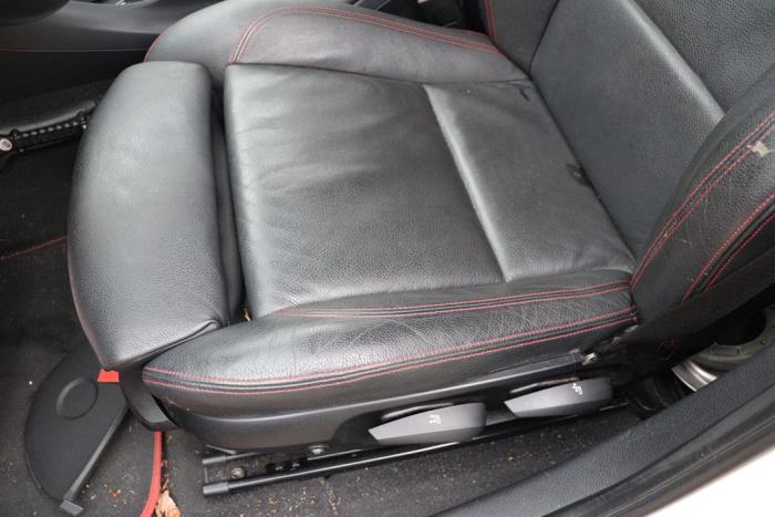 BMW X1 sDrive 20i 2.0 16V Twin Power Turbo Schrottauto (2014, Weiß)