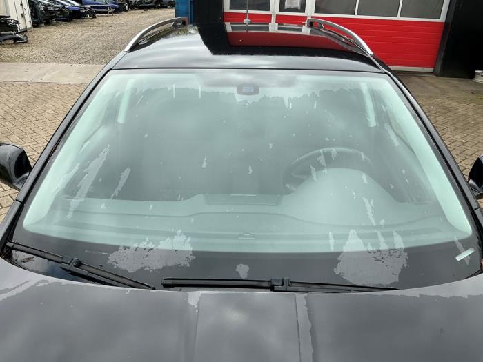Skoda Octavia Combi 1.2 TSI Schrottauto (2011, Metallic, Schwarz)