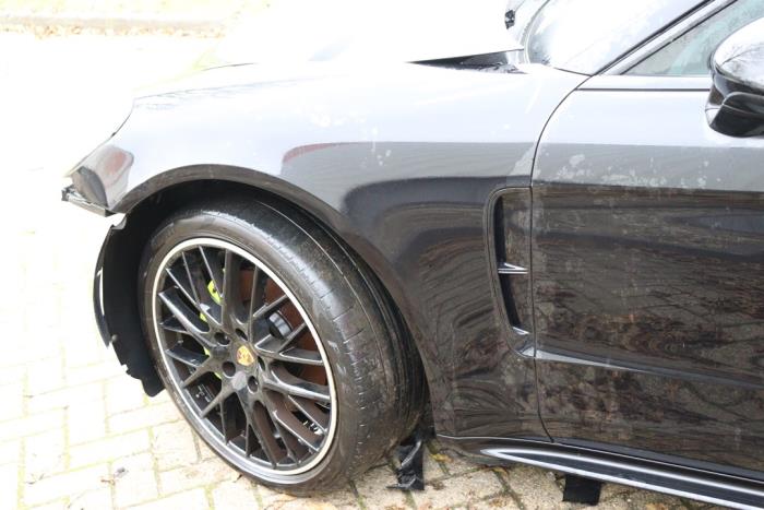 Porsche Panamera 3.0 V6 24V 4 Épave (2018, Métallisé, Noir)
