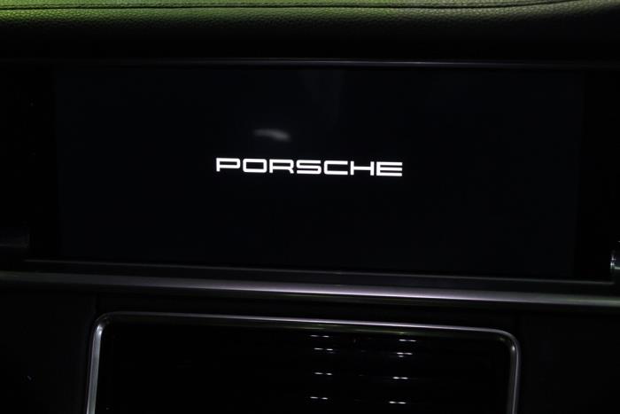 Porsche Panamera 3.0 V6 24V 4 Épave (2018, Métallisé, Noir)
