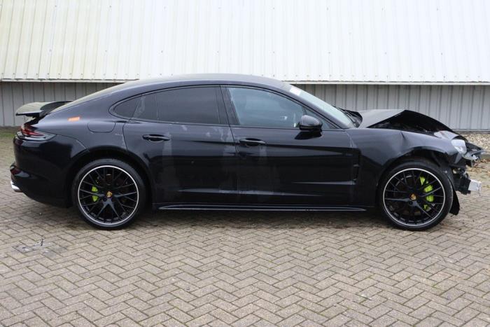 Porsche Panamera 3.0 V6 24V 4 Épave (2018, Métallisé, Noir)