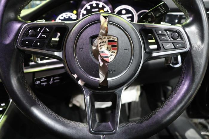 Porsche Panamera 3.0 V6 24V 4 Épave (2018, Métallisé, Noir)