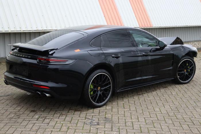 Porsche Panamera 3.0 V6 24V 4 Épave (2018, Métallisé, Noir)