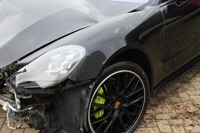 Porsche Panamera 3.0 V6 24V 4 Épave (2018, Métallisé, Noir)
