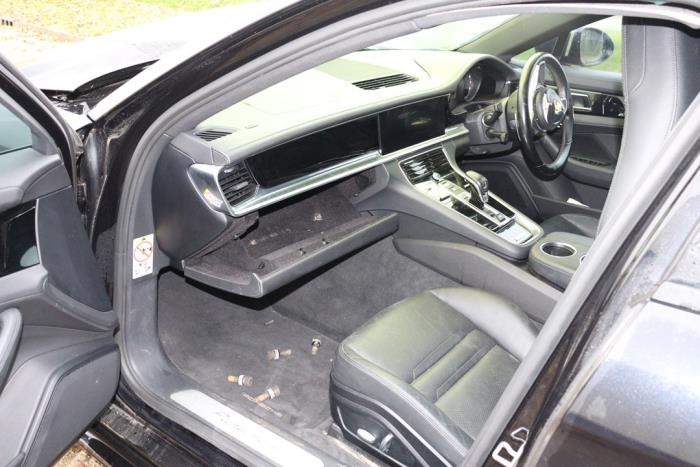 Porsche Panamera 3.0 V6 24V 4 Épave (2018, Métallisé, Noir)