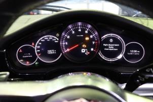 Porsche Panamera 3.0 V6 24V 4 Épave (2018, Métallisé, Noir)