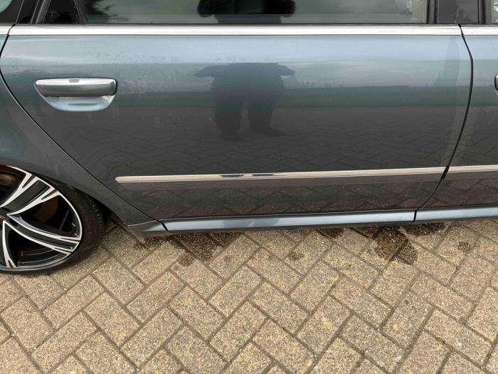 Audi A8 6.0 W12 48V Quattro Épave (2004, Métallisé, Gris argenté)