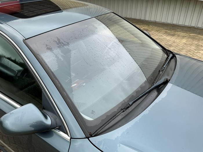 Audi A8 6.0 W12 48V Quattro Épave (2004, Métallisé, Gris argenté)