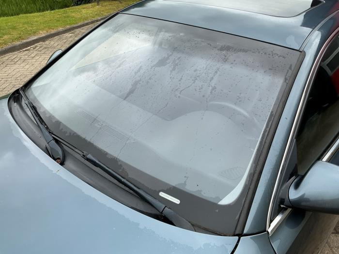 Audi A8 6.0 W12 48V Quattro Épave (2004, Métallisé, Gris argenté)