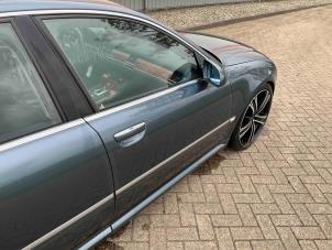 Audi A8 6.0 W12 48V Quattro Épave (2004, Métallisé, Gris argenté)