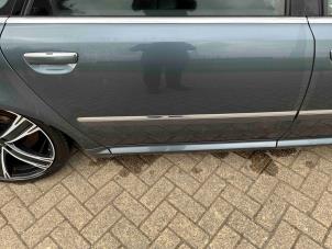Audi A8 6.0 W12 48V Quattro Épave (2004, Métallisé, Gris argenté)