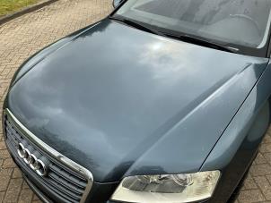Audi A8 6.0 W12 48V Quattro Épave (2004, Métallisé, Gris argenté)