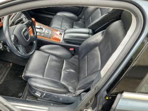 Audi A8 6.0 W12 48V Quattro Épave (2004, Métallisé, Gris argenté)