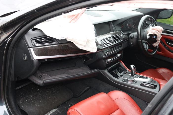 BMW M5 4.4 V8 32V TwinPower Turbo Samochód złomowany (2016, Ciemny, Szary)