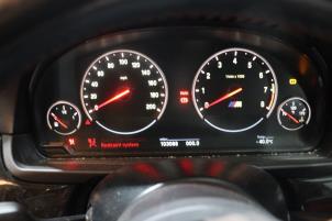 BMW M5 4.4 V8 32V TwinPower Turbo Samochód złomowany (2016, Ciemny, Szary)