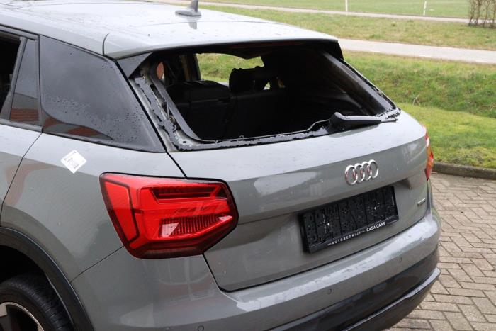 Audi Q2 2.0 TDI 16V 190 Quattro Samochód złomowany (2017, Szary)