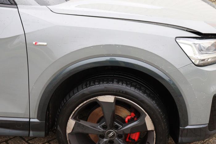 Audi Q2 2.0 TDI 16V 190 Quattro Samochód złomowany (2017, Szary)