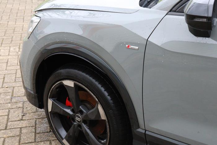 Audi Q2 2.0 TDI 16V 190 Quattro Samochód złomowany (2017, Szary)