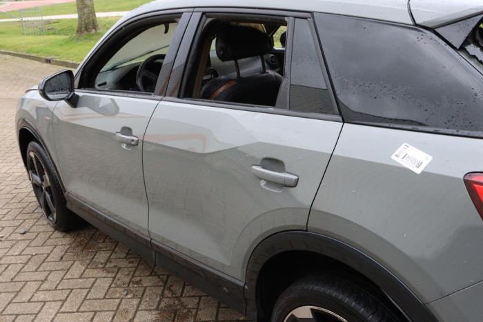 Audi Q2 2.0 TDI 16V 190 Quattro Samochód złomowany (2017, Szary)