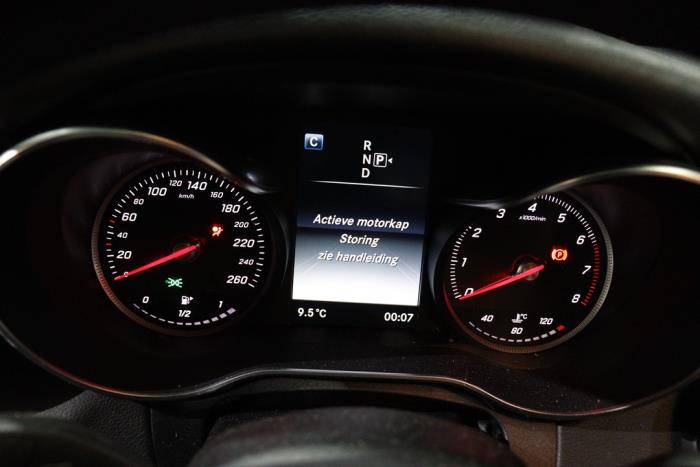 Mercedes C C-180 1.6 16V Salvage vehicle (2015, Metallic, Silver grey, Gray)
