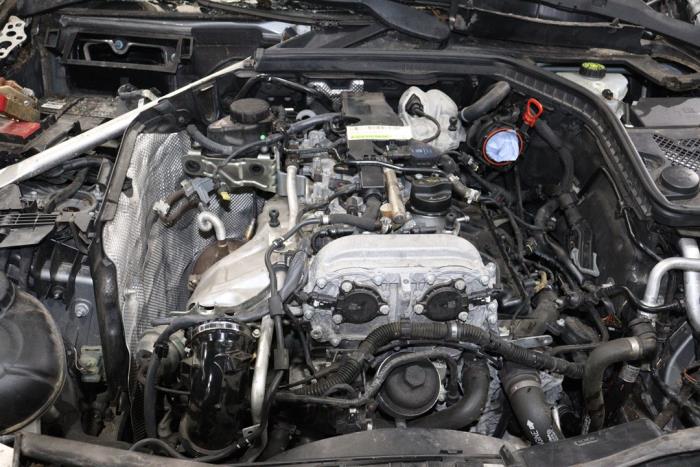 Mercedes C C-180 1.6 16V Salvage vehicle (2015, Metallic, Silver grey, Gray)