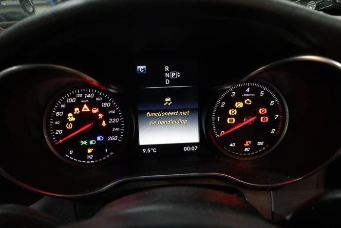 Mercedes C C-180 1.6 16V Salvage vehicle (2015, Metallic, Silver grey, Gray)