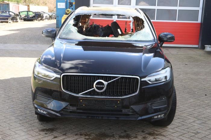 Volvo XC60 II 2.0 B4 16V Mild Hybrid AWD Épave (2020, Noir)