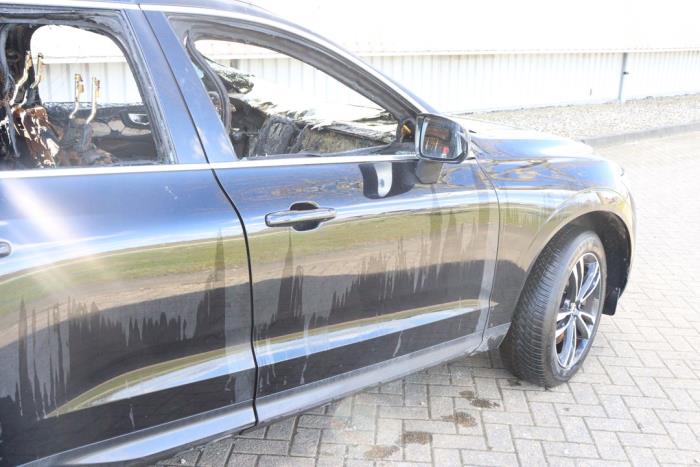 Volvo XC60 II 2.0 B4 16V Mild Hybrid AWD Épave (2020, Noir)