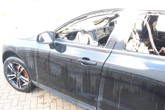 Volvo XC60 II 2.0 B4 16V Mild Hybrid AWD Épave (2020, Noir)