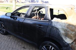 Volvo XC60 II 2.0 B4 16V Mild Hybrid AWD Épave (2020, Noir)