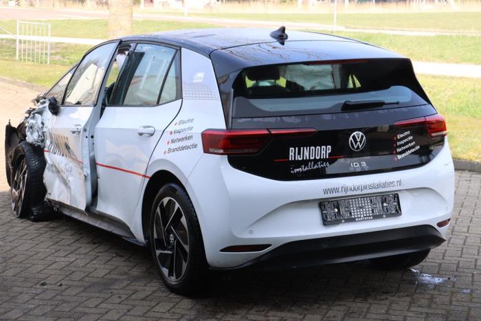 Volkswagen ID.3 First, Life, Pro 58 kWh Salvage vehicle (2020, Metallic, White)