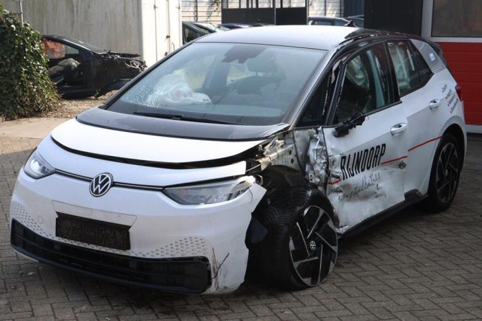 Volkswagen ID.3 First, Life, Pro 58 kWh Salvage vehicle (2020, Metallic, White)