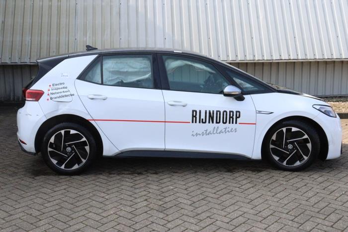 Volkswagen ID.3 First, Life, Pro 58 kWh Salvage vehicle (2020, Metallic, White)