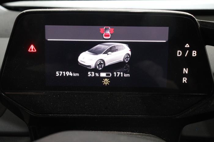 Volkswagen ID.3 First, Life, Pro 58 kWh Salvage vehicle (2020, Metallic, White)