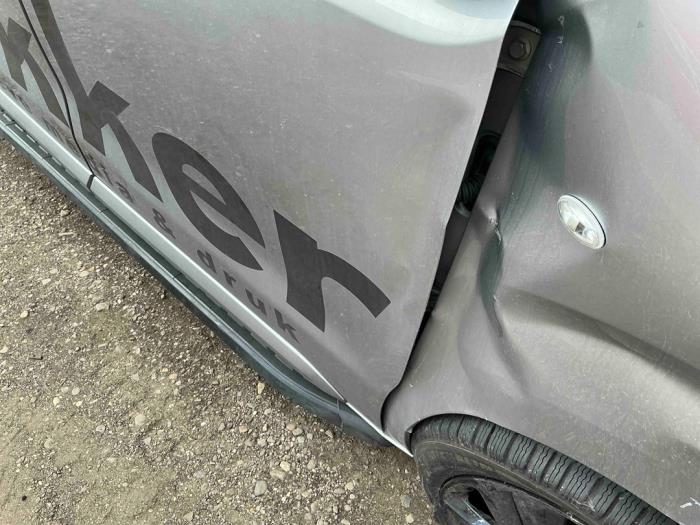 Peugeot Expert 2.0 Blue HDi 180 16V Épave (2020, Métallisé, Gris argenté)