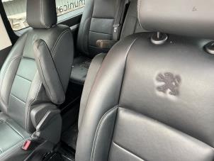 Peugeot Expert 2.0 Blue HDi 180 16V Épave (2020, Métallisé, Gris argenté)