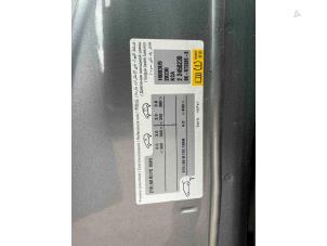 Peugeot Expert 2.0 Blue HDi 180 16V Épave (2020, Métallisé, Gris argenté)