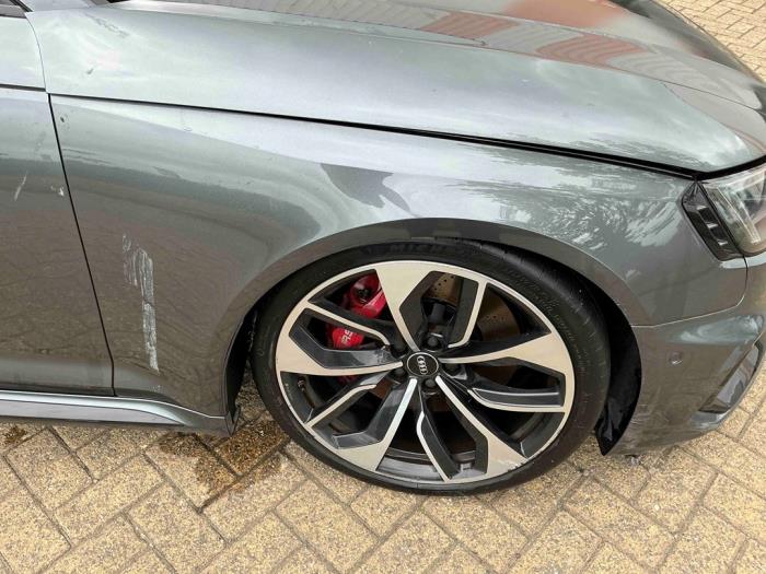 Audi RS 4 Avant 2.9 V6 TFSI 24V Samochód złomowany (2018, Metalik, Srebrnoszary)