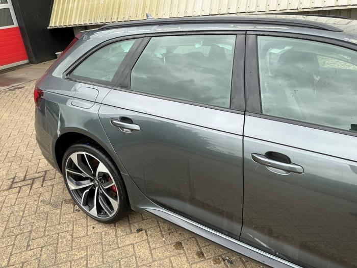 Audi RS 4 Avant 2.9 V6 TFSI 24V Samochód złomowany (2018, Metalik, Srebrnoszary)