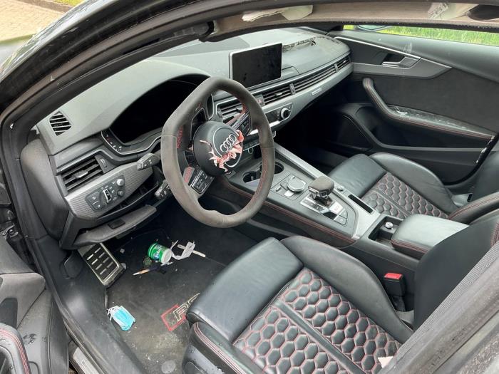 Audi RS 4 Avant 2.9 V6 TFSI 24V Samochód złomowany (2018, Metalik, Srebrnoszary)