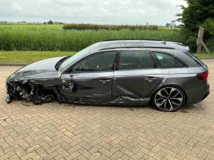 Audi RS 4 Avant 2.9 V6 TFSI 24V Samochód złomowany (2018, Metalik, Srebrnoszary)
