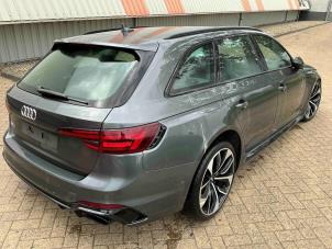 Audi RS 4 Avant 2.9 V6 TFSI 24V Samochód złomowany (2018, Metalik, Srebrnoszary)