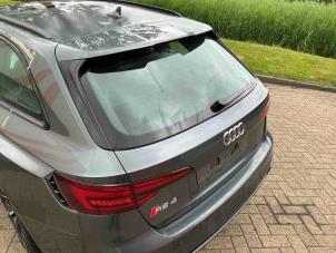 Audi RS 4 Avant 2.9 V6 TFSI 24V Samochód złomowany (2018, Metalik, Srebrnoszary)