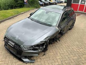 Audi RS 4 Avant 2.9 V6 TFSI 24V Samochód złomowany (2018, Metalik, Srebrnoszary)