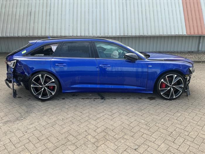Audi A6 Avant 2.0 16V 55 TFSI e Hybrid Quattro Épave (2023, Métallisé, Bleu)