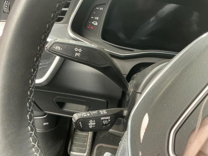 Audi A6 Avant 2.0 16V 55 TFSI e Hybrid Quattro Épave (2023, Métallisé, Bleu)