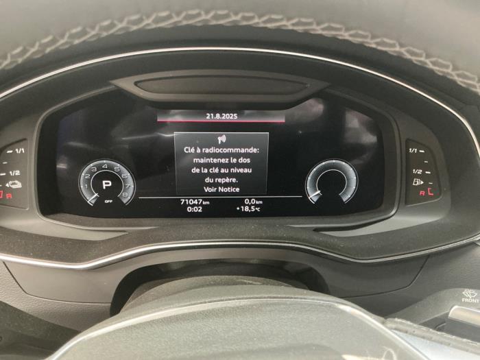 Audi A6 Avant 2.0 16V 55 TFSI e Hybrid Quattro Épave (2023, Métallisé, Bleu)