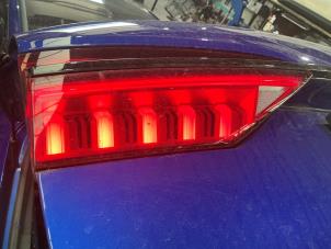 Audi A6 Avant 2.0 16V 55 TFSI e Hybrid Quattro Épave (2023, Métallisé, Bleu)
