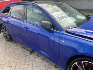 Audi A6 Avant 2.0 16V 55 TFSI e Hybrid Quattro Épave (2023, Métallisé, Bleu)